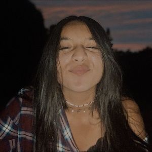 Meet your Posher, Leslie M <3 Influencer.